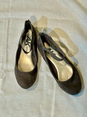 Anne Klein AK Sport Womens Shoes Ankle Strap Boho Vibe Flats Gray 9M